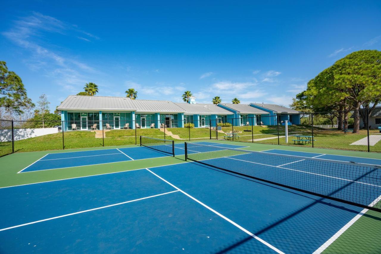 Dunedin RV Resort&Blue Moon Inn Exterior foto